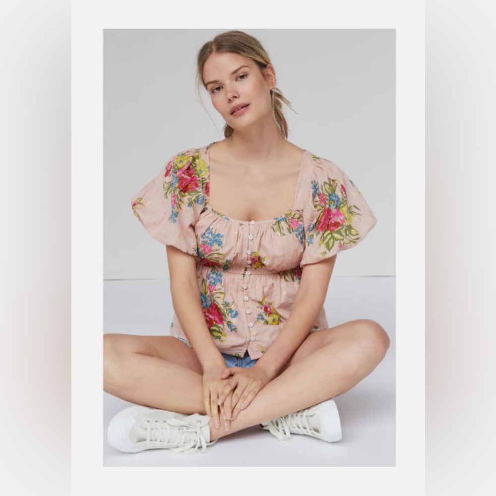 LOVE THE LABEL puff sleeve Top